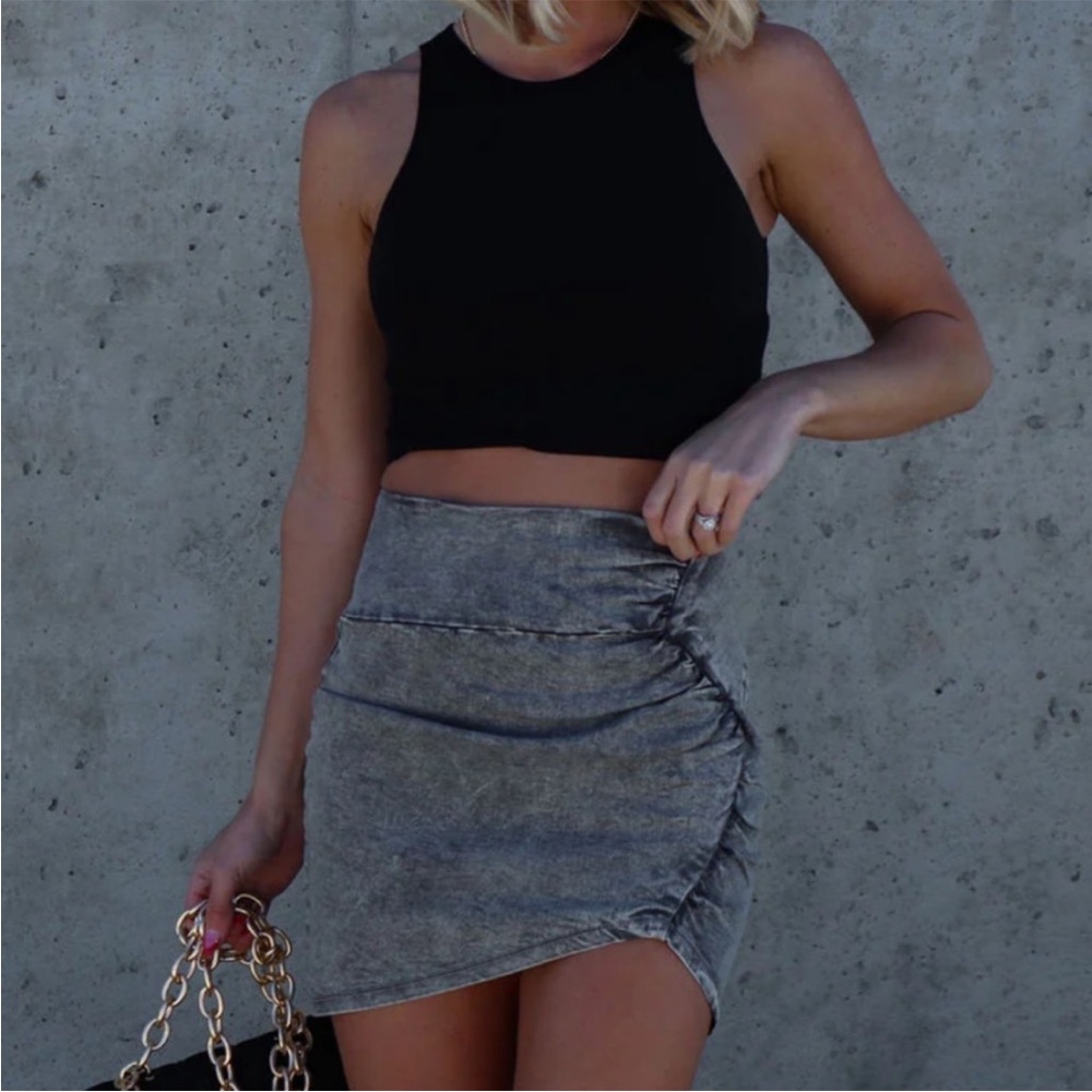 OUR PREROGATIVE COTTON BLEND MINI
SKIRT by Vici